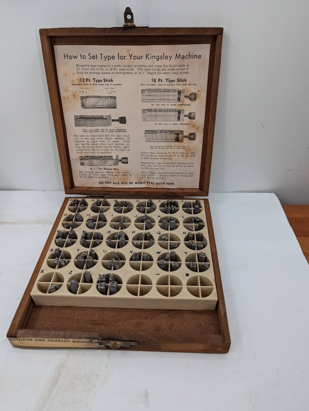 KINGSLEY HOT FOIL Stamping Printer letters Typeset 18 PT. BALLOON caps, Wood Box